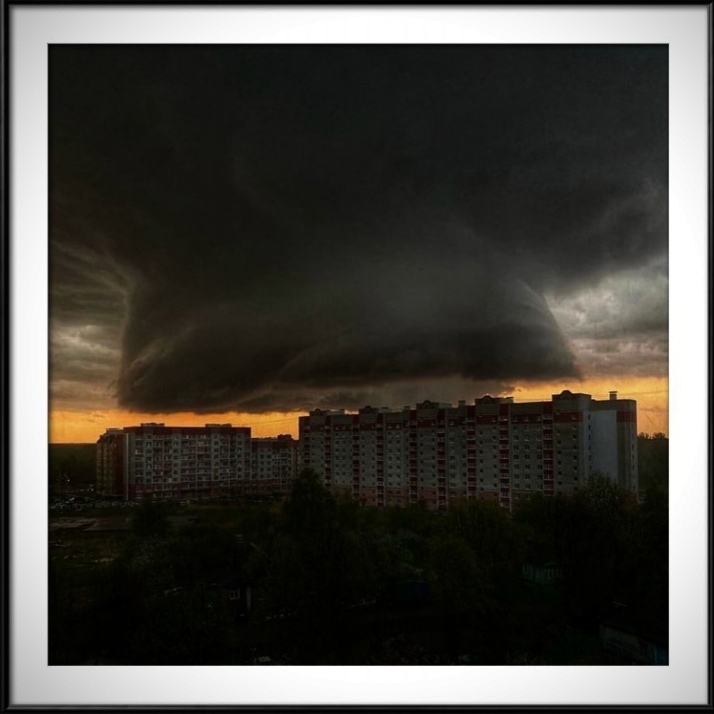 2-2-6 Яpocлaвль пepeд гpoзoй и гpaдoм..jpg